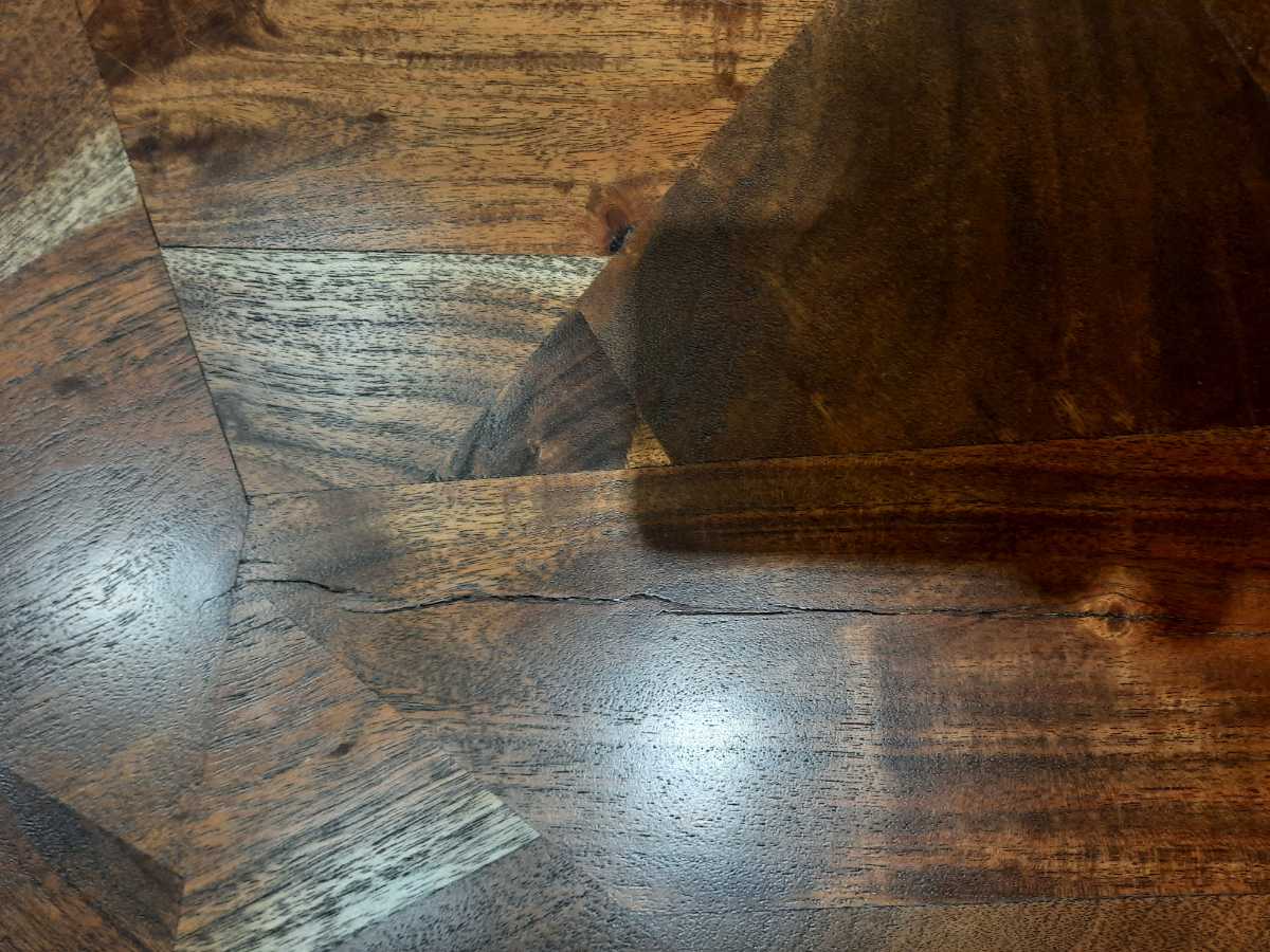 Haileeton Oval Coffee Table - Gallery Image 7